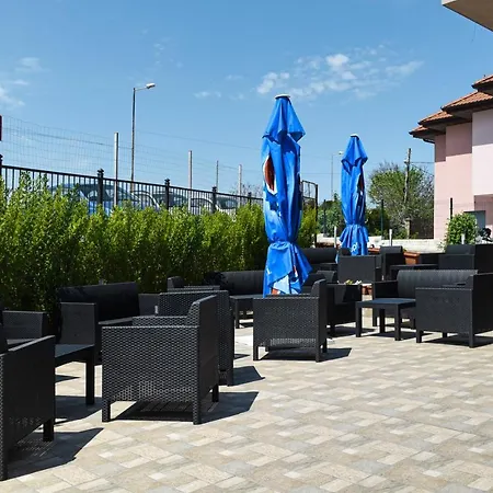 Vanilla, - Free Parking 호텔 3*