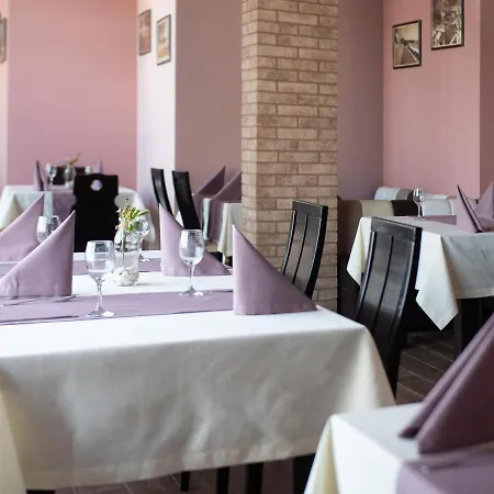 Vanilla, - Free Parking 호텔 3*