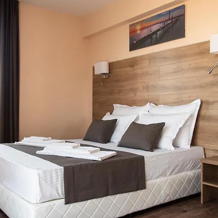 Vanilla, - Free Parking Hotel