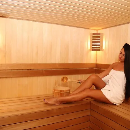 Vanilla, - Free Parking Hotel