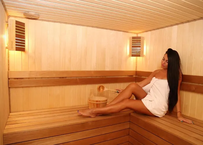 Vanilla, - Free Parking Hotel